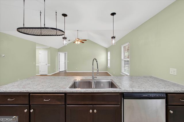 200 Abigail Circle, Ellabell, GA 31308