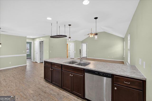 200 Abigail Circle, Ellabell, GA 31308