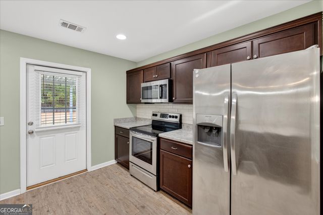 200 Abigail Circle, Ellabell, GA 31308