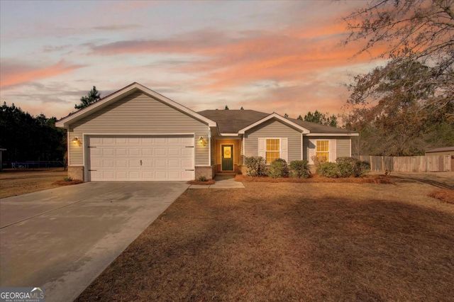 200 Abigail Circle, Ellabell, GA 31308