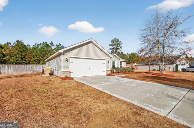 200 Abigail Circle, Ellabell, GA 31308