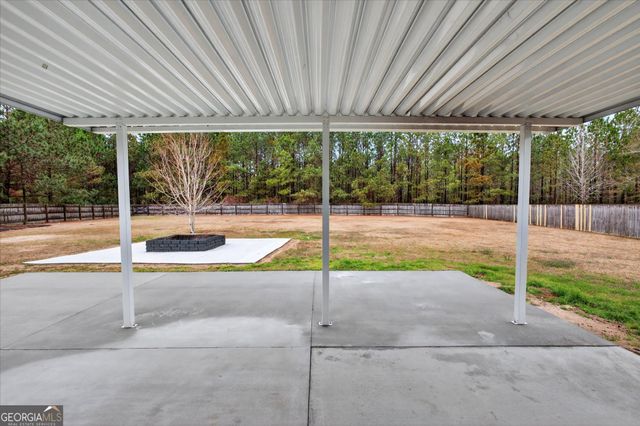 200 Abigail Circle, Ellabell, GA 31308