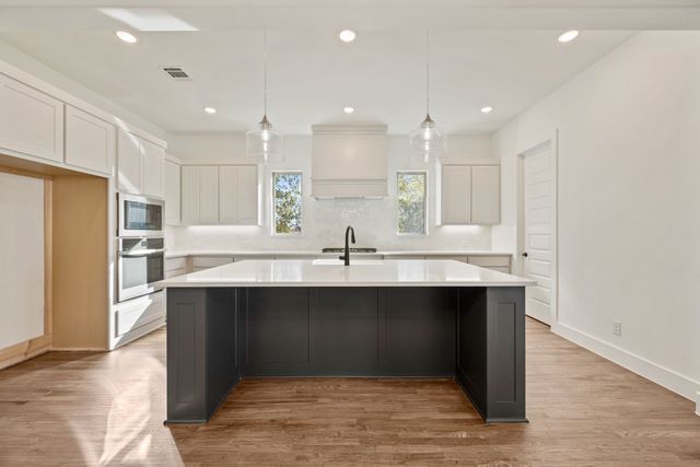 4005 Brown Bear Drive, Aledo, TX 76008
