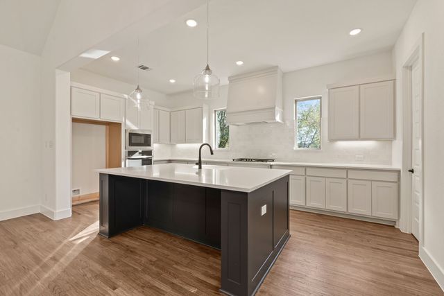 4005 Brown Bear Drive, Aledo, TX 76008