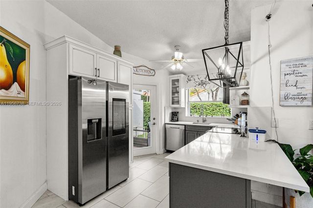 6207 Floral Lakes Dr 6207, Delray Beach, FL 33484