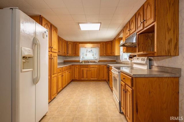 6970 N 100 W, Hartford City, IN 47348