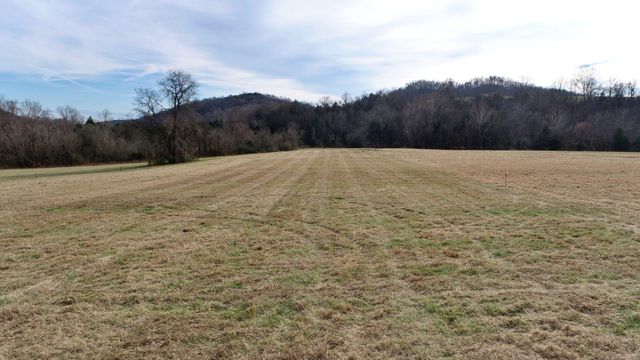 919 Wartrace Hwy, Pleasant Shade, TN 37145