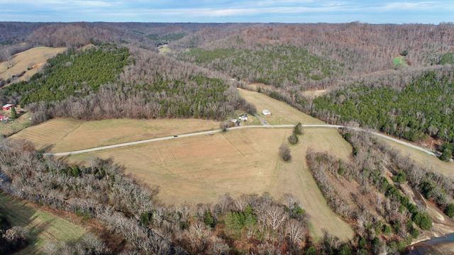 919 Wartrace Hwy, Pleasant Shade, TN 37145