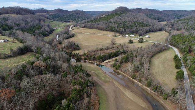 919 Wartrace Hwy, Pleasant Shade, TN 37145