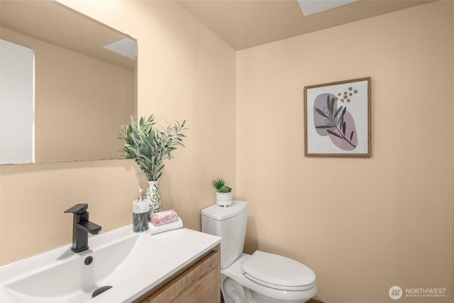 243 169th Avenue NE, Bellevue, WA 98008