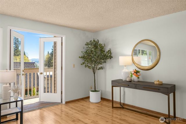 243 169th Avenue NE, Bellevue, WA 98008