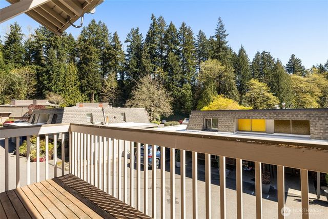 243 169th Avenue NE, Bellevue, WA 98008