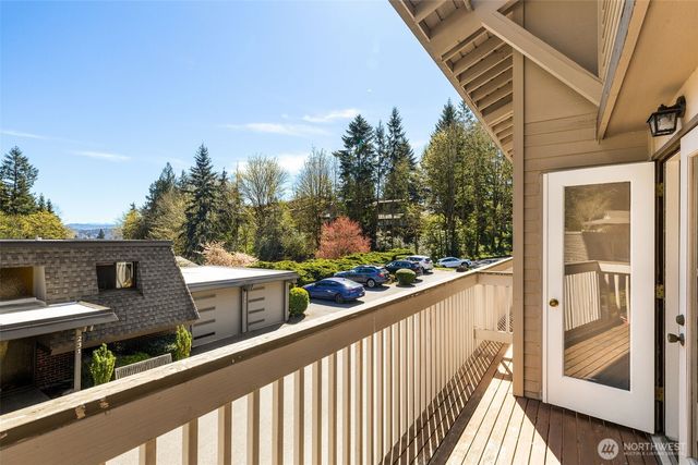 243 169th Avenue NE, Bellevue, WA 98008