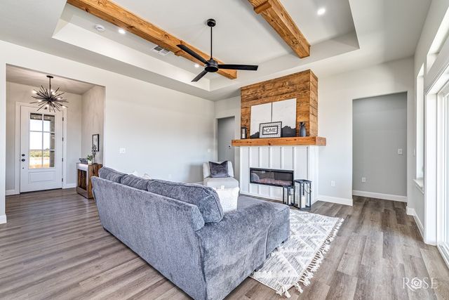 8421 Windmill Rd, Wall, TX 76905