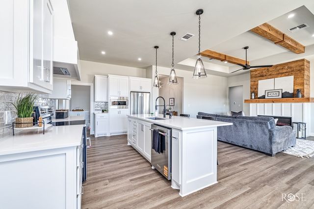 8421 Windmill Rd, Wall, TX 76905