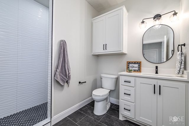 8421 Windmill Rd, Wall, TX 76905