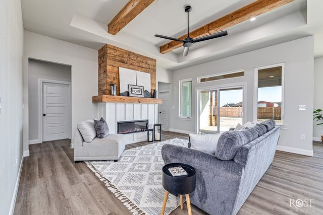 8421 Windmill Rd, Wall, TX 76905