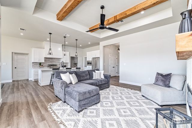 8421 Windmill Rd, Wall, TX 76905