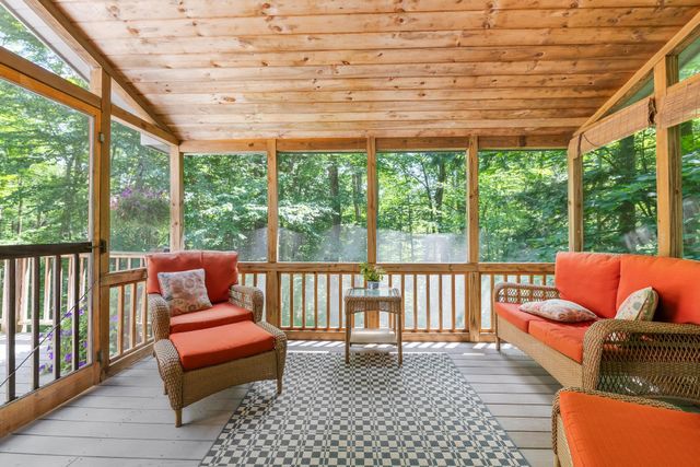 21 Hummingbird Hill, Grantham, NH 03753