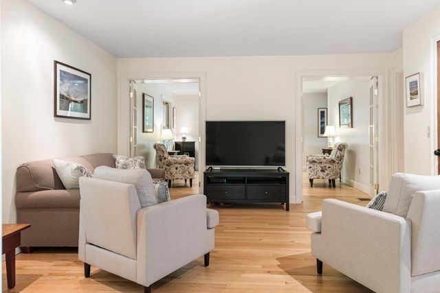 21 Hummingbird Hill, Grantham, NH 03753