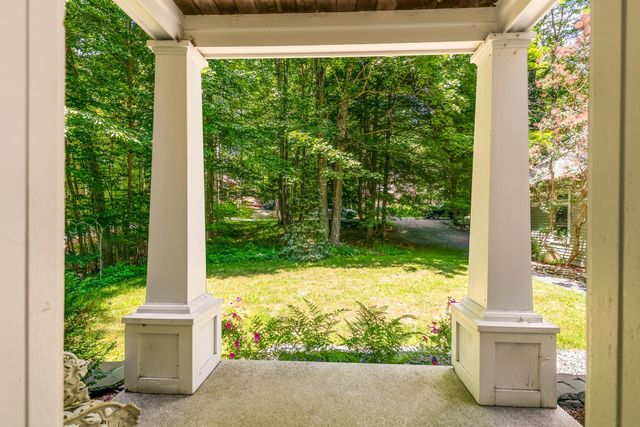 21 Hummingbird Hill, Grantham, NH 03753