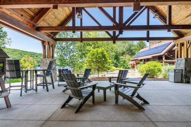 21 Hummingbird Hill, Grantham, NH 03753