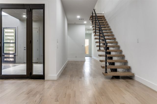 1521 N Haskell Avenue, Dallas, TX 75204