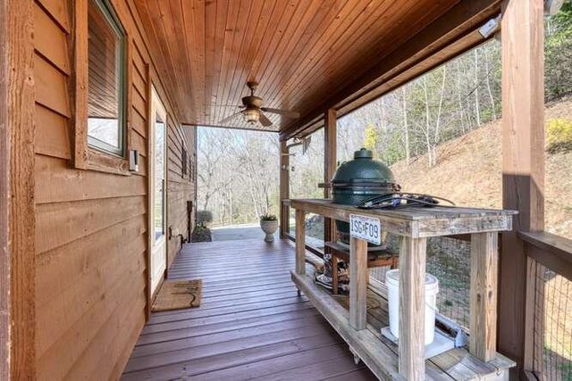 230 Smokin Ridge, Hayesville, NC 28904