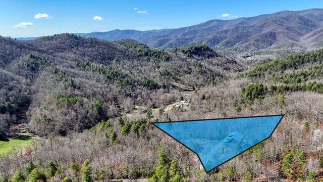 230 Smokin Ridge, Hayesville, NC 28904