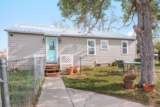 201 W Pearl Street, Brady, TX 76825