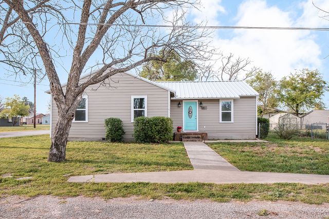 201 W Pearl Street, Brady, TX 76825
