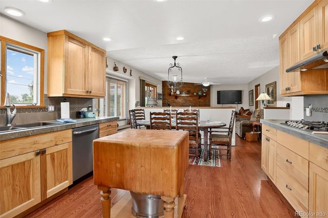 2316 Horseshoe Circle, Longmont, CO 80504