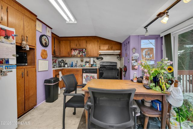 6 3rd Street, Rumson, NJ 07760