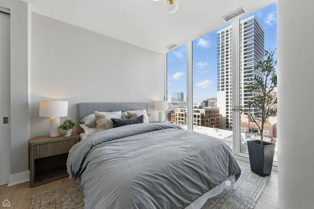 146 W Erie Street 703, Chicago, IL 60654