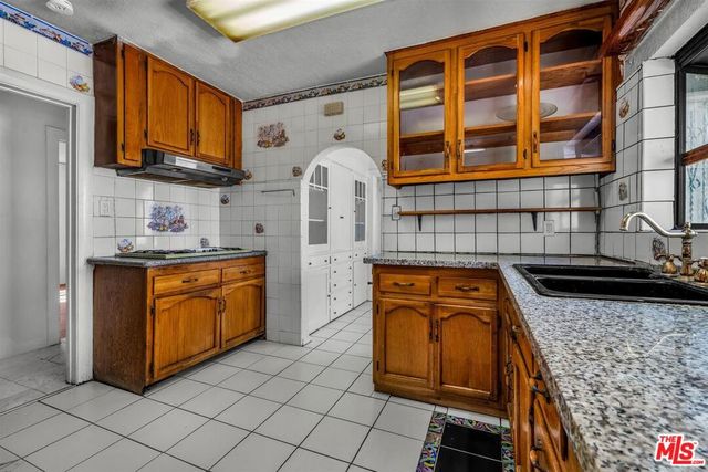 1922 W 80th Street, Los Angeles, CA 90047