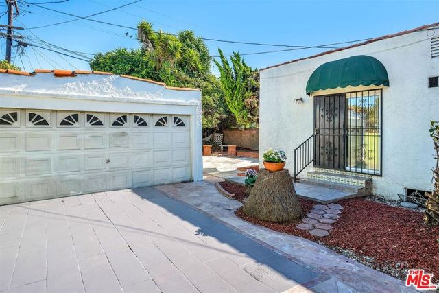 1922 W 80th Street, Los Angeles, CA 90047