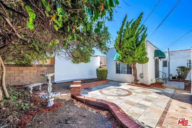 1922 W 80th Street, Los Angeles, CA 90047