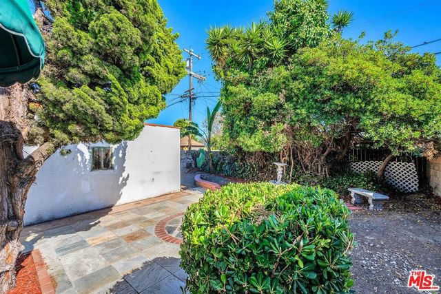 1922 W 80th Street, Los Angeles, CA 90047