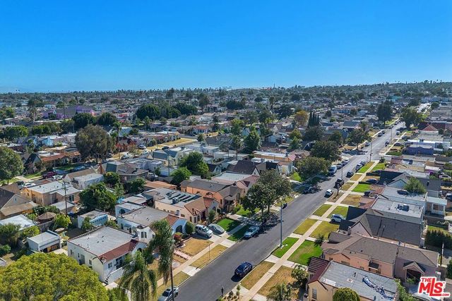 1922 W 80th Street, Los Angeles, CA 90047