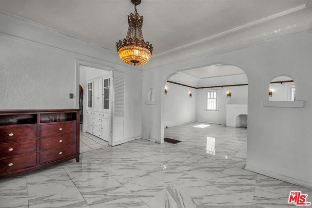 1922 W 80th Street, Los Angeles, CA 90047