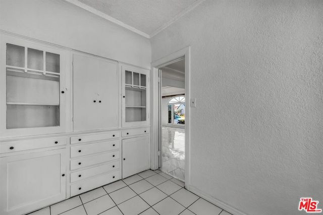 1922 W 80th Street, Los Angeles, CA 90047