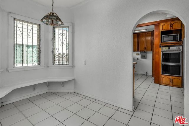 1922 W 80th Street, Los Angeles, CA 90047