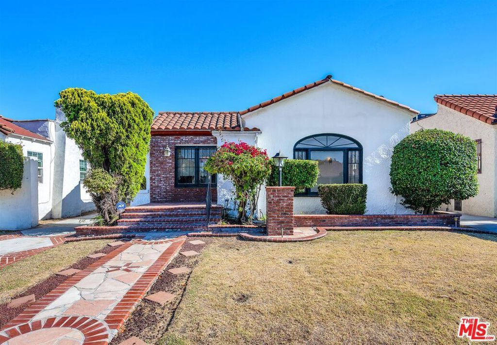 1922 W 80th Street, Los Angeles, CA 90047