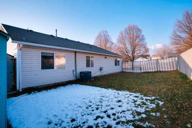 1466 N LEWIS PEAK DR, Ogden, UT 84404