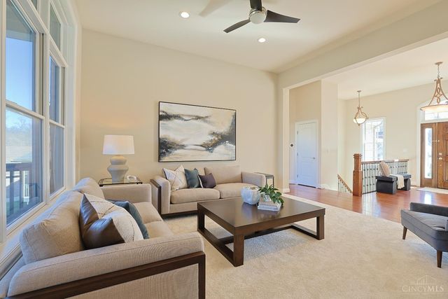 10263 Ryans Way, Blue Ash, OH 45241