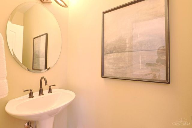 10263 Ryans Way, Blue Ash, OH 45241