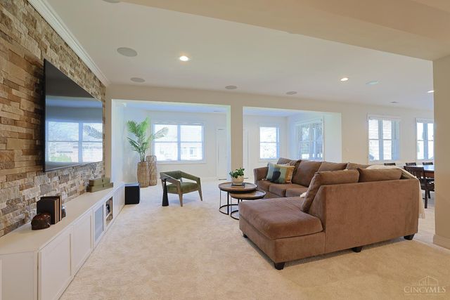 10263 Ryans Way, Blue Ash, OH 45241