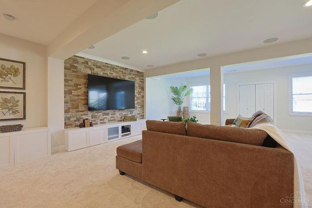 10263 Ryans Way, Blue Ash, OH 45241