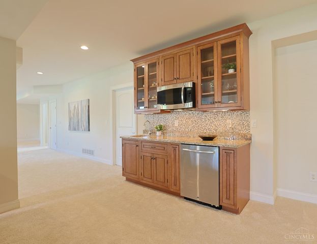 10263 Ryans Way, Blue Ash, OH 45241