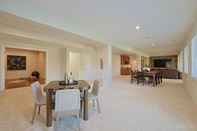 10263 Ryans Way, Blue Ash, OH 45241